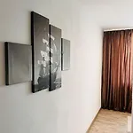 דירה Sparrow Apartmens 3 *