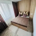 Sparrow Apartmens 3 * קושיצה