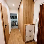 Sparrow Apartmens 3 דירה קושיצה
